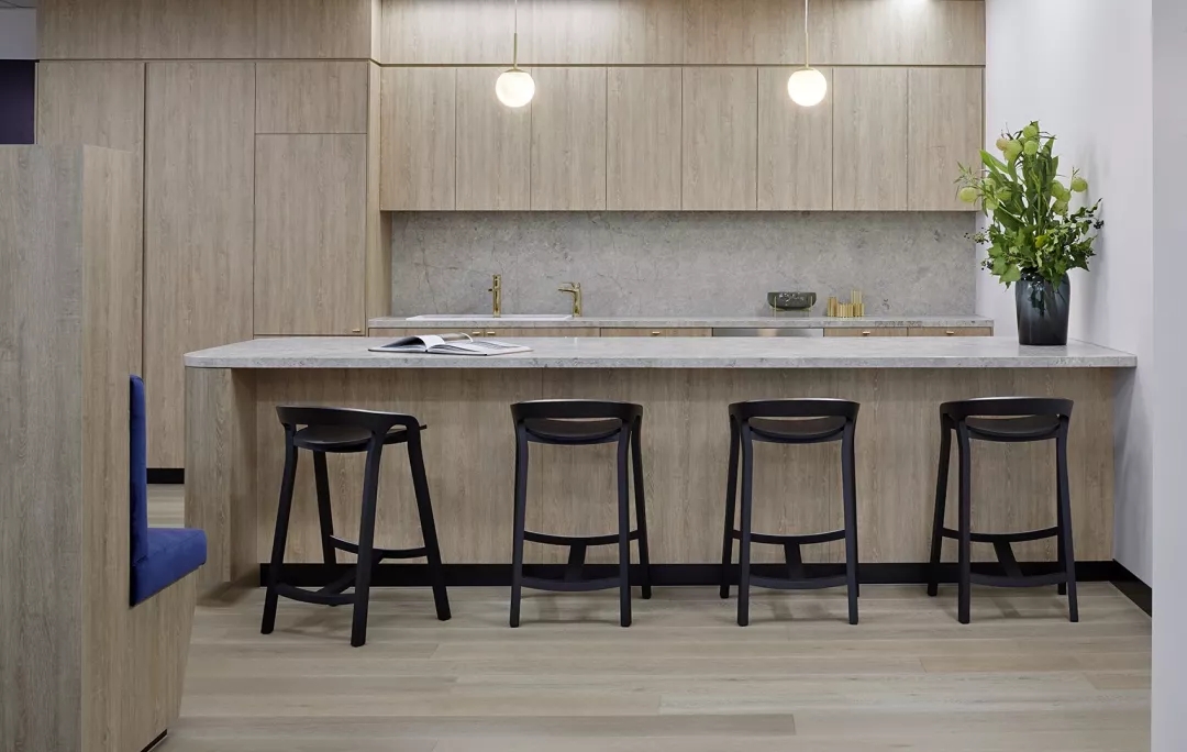 成(chéng)都(dōu)公裝公司