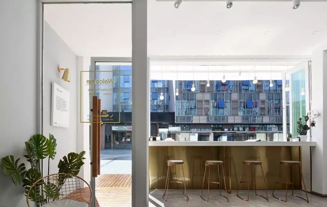 成(chéng)都(dōu)店鋪裝修