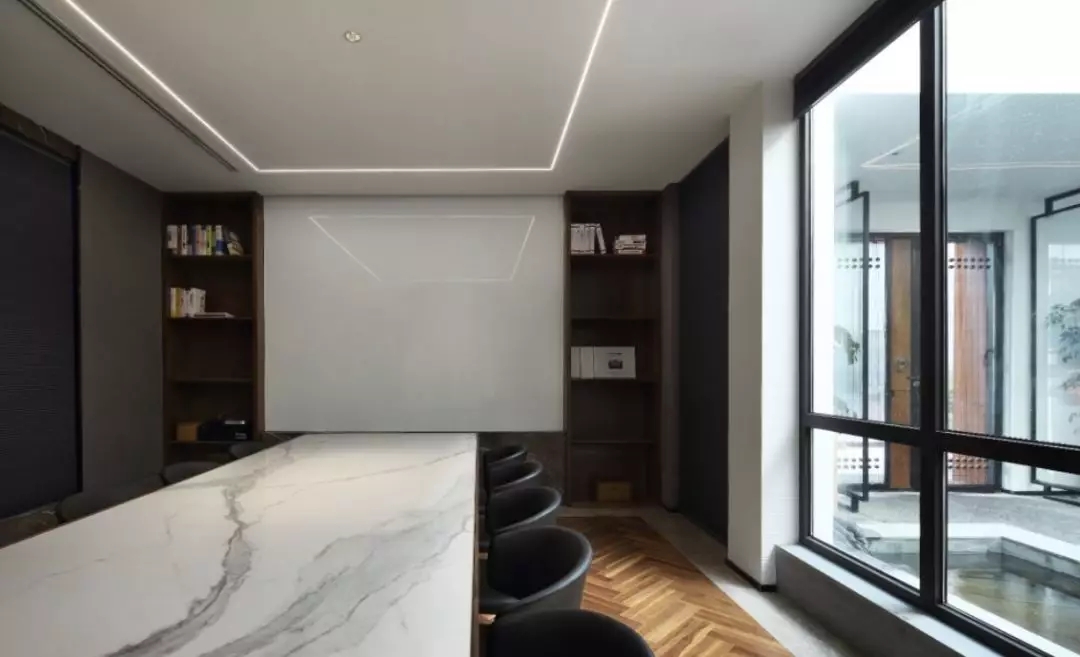 成(chéng)都(dōu)辦公室裝修